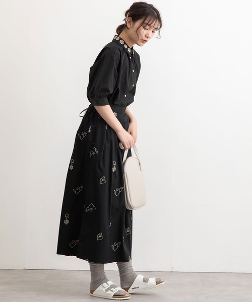 POU DOU DOU(プードゥドゥ)の「ローン刺繍衿パフスリーブブラウス(シャツ/ブラウス・レディース・ブラック/ネイビー/オフホワイト・3)」の21枚目の写真