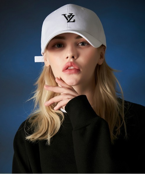 VARZAR（バザール）の「VARZAR(バザール)/3D Monogram logo over fit ball cap/3D モノグラム ロゴ オーバーフィット ベースボール キャップ（キャップ・レディース・ホワイト/ブラック/ベージュ・FREE）」の15枚目の写真