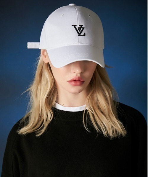 VARZAR（バザール）の「VARZAR(バザール)/3D Monogram logo over fit ball cap/3D モノグラム ロゴ オーバーフィット ベースボール キャップ（キャップ・レディース・ホワイト/ブラック/ベージュ・FREE）」の18枚目の写真