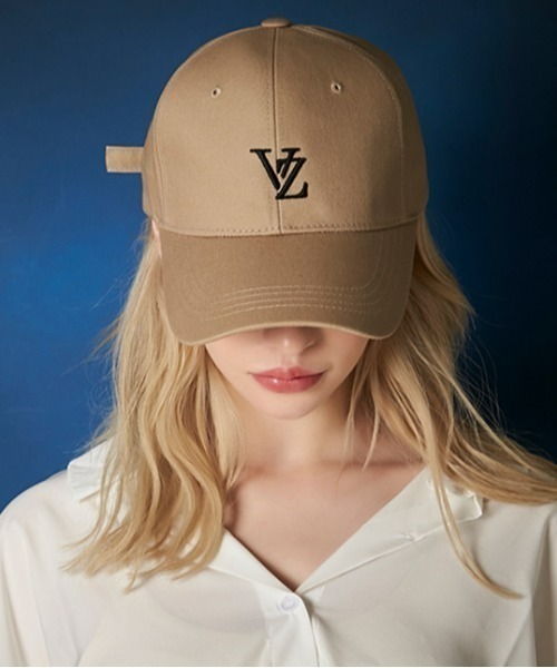 VARZAR（バザール）の「VARZAR(バザール)/3D Monogram logo over fit ball cap/3D モノグラム ロゴ オーバーフィット ベースボール キャップ（キャップ・レディース・ホワイト/ブラック/ベージュ・FREE）」の10枚目の写真