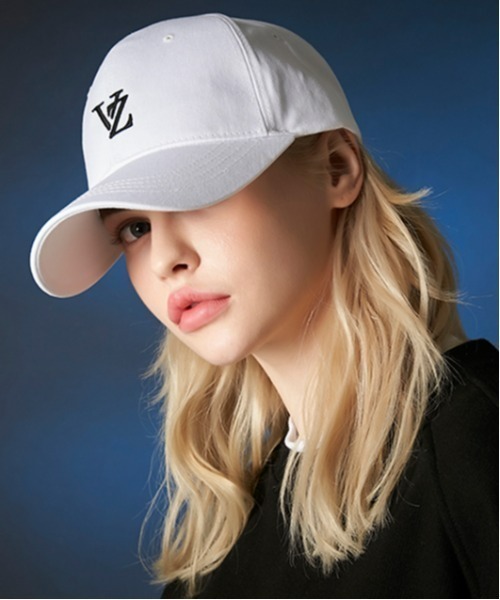VARZAR（バザール）の「VARZAR(バザール)/3D Monogram logo over fit ball cap/3D モノグラム ロゴ オーバーフィット ベースボール キャップ（キャップ・レディース・ホワイト/ブラック/ベージュ・FREE）」の4枚目の写真
