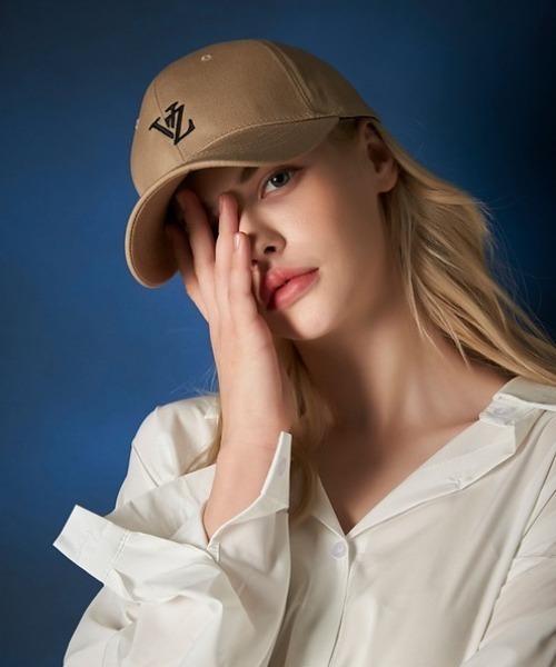 VARZAR（バザール）の「VARZAR(バザール)/3D Monogram logo over fit ball cap/3D モノグラム ロゴ オーバーフィット ベースボール キャップ（キャップ・レディース・ホワイト/ブラック/ベージュ・FREE）」の10枚目の写真