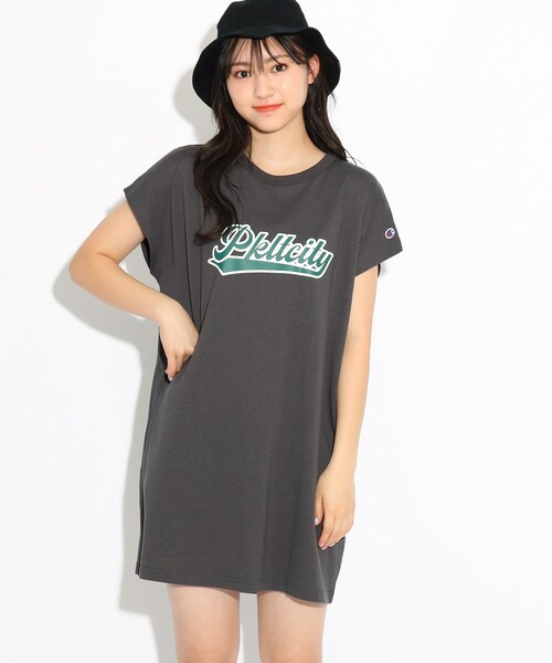 Champion（チャンピオン）の「【Champion/チャンピオン】フレンチスリーブワンピース（ワンピース・キッズ・チャコールグレー/ライトグレー・15 /14/16）」の2枚目の写真