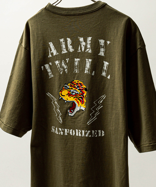 ARMY TWILL（アーミーツイル）の「【ARMY TWILL / アーミーツイル】別注 タイガー刺繍 Tシャツ（Tシャツ/カットソー・メンズ・ホワイト/ブラック/カーキ・LARGE/MEDIUM）」の6枚目の写真