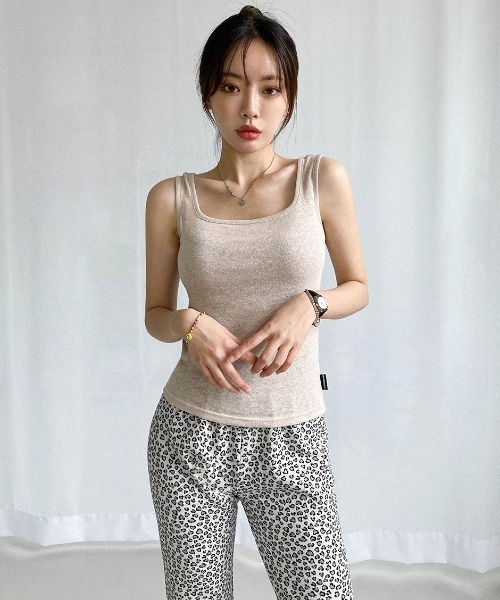 muahmuah（ムーアムーア）の「A'GEM/9 × .kom『muah muah/ムーアムーア』SQUARE KNIT SLEEVELESS/スクエア ニット スリーブレス（タンクトップ・レディース・ホワイト/ブルー/ネイビー/ベージュ/ブラック・FREE）」の20枚目の写真