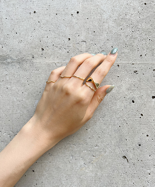 VENCEEXCHANGE(ヴァンスエクスチェンジ)の「ネジリリング5セット(リング・レディース・Silver/GOLD ・FREE)」の4枚目の写真