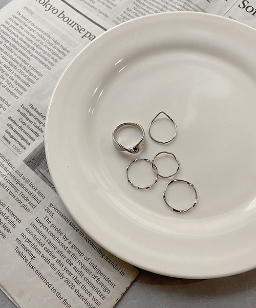 VENCEEXCHANGE(ヴァンスエクスチェンジ)の「ネジリリング5セット(リング・レディース・Silver/GOLD ・FREE)」の8枚目の写真