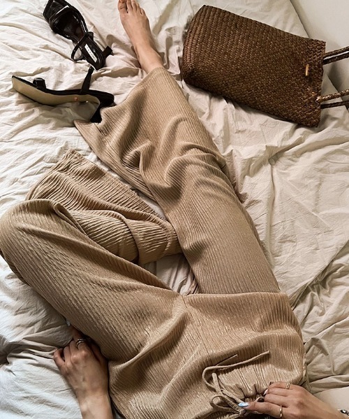 NANING9（ナンニング）の「NANING9 バンディングプリーツワイドパンツ（その他パンツ・レディース・ブラック/ベージュ/ピンク/クリーム・FREE）」の3枚目の写真