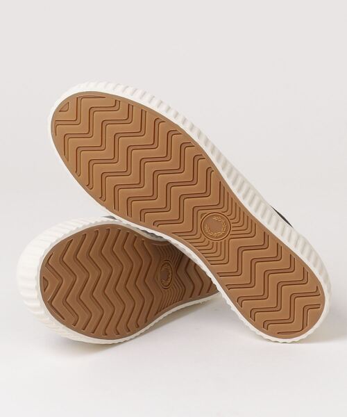 FRED PERRY（フレッドペリー）の「Hughes Low Canvas／ヒューズ
