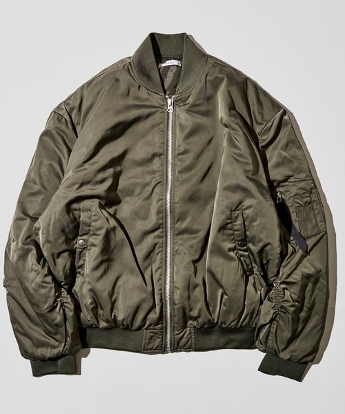 ADPOSION（アドポーション）の「ビッグシルエット中綿MA-1 フライトジャケット（MA-1・メンズ・ブラック/ホワイト/ブラック×ホワイト/ブラック×カーキ/カーキ・MEDIUM/LARGE）」の5枚目の写真