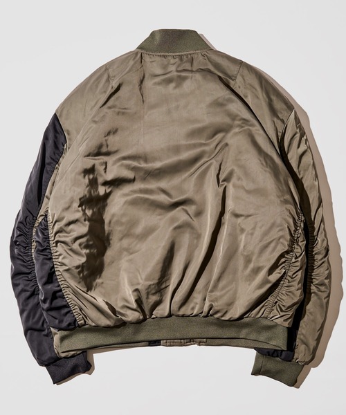 ADPOSION（アドポーション）の「ビッグシルエット中綿MA-1 フライトジャケット（MA-1・メンズ・ブラック/ホワイト/ブラック×ホワイト/ブラック×カーキ/カーキ・MEDIUM/LARGE）」の11枚目の写真