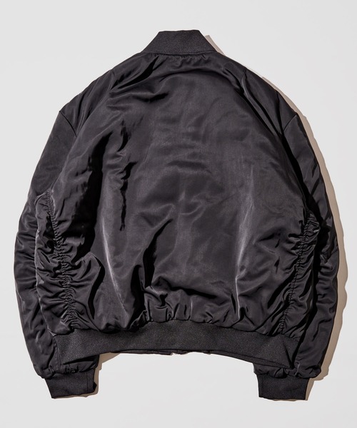 ADPOSION（アドポーション）の「ビッグシルエット中綿MA-1 フライトジャケット（MA-1・メンズ・ブラック/ホワイト/ブラック×ホワイト/ブラック×カーキ/カーキ・MEDIUM/LARGE）」の9枚目の写真