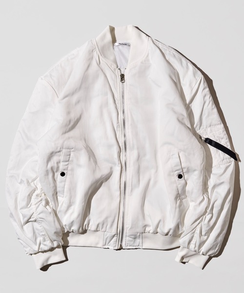 ADPOSION（アドポーション）の「ビッグシルエット中綿MA-1 フライトジャケット（MA-1・メンズ・ブラック/ホワイト/ブラック×ホワイト/ブラック×カーキ/カーキ・MEDIUM/LARGE）」の6枚目の写真