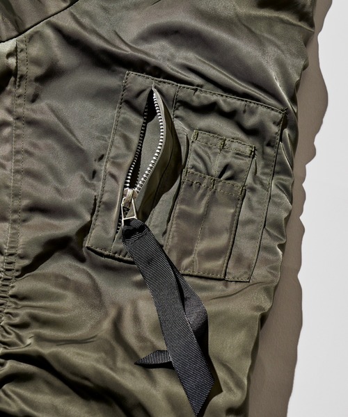 ADPOSION（アドポーション）の「ビッグシルエット中綿MA-1 フライトジャケット（MA-1・メンズ・ブラック/ホワイト/ブラック×ホワイト/ブラック×カーキ/カーキ・MEDIUM/LARGE）」の17枚目の写真