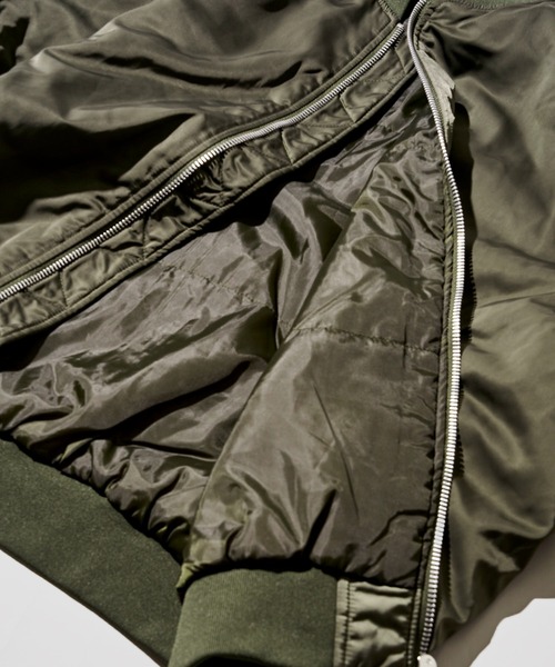 ADPOSION（アドポーション）の「ビッグシルエット中綿MA-1 フライトジャケット（MA-1・メンズ・ブラック/ホワイト/ブラック×ホワイト/ブラック×カーキ/カーキ・MEDIUM/LARGE）」の19枚目の写真