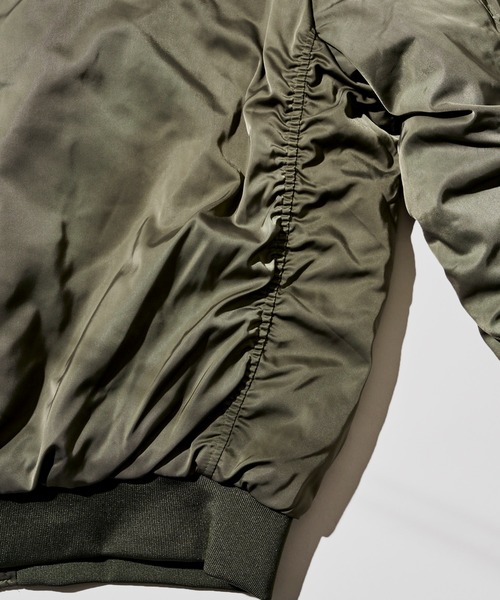 ADPOSION（アドポーション）の「ビッグシルエット中綿MA-1 フライトジャケット（MA-1・メンズ・ブラック/ホワイト/ブラック×ホワイト/ブラック×カーキ/カーキ・MEDIUM/LARGE）」の22枚目の写真