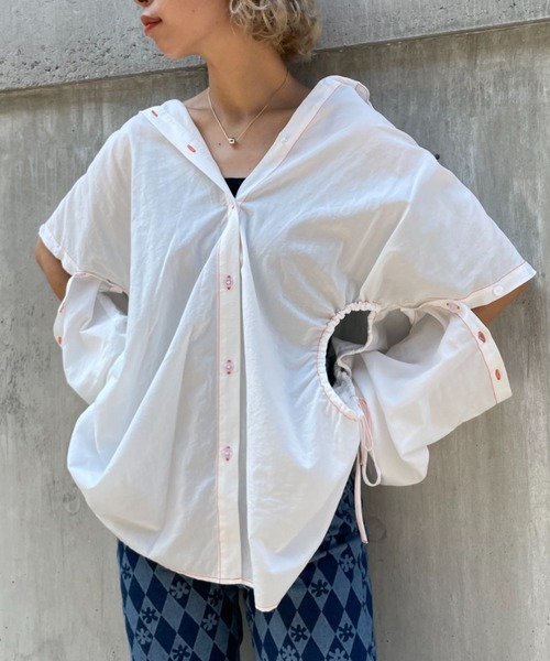 HELLO.SANFRANCISCO(ハローサンフランシスコ)の「【HELLO.SANFRANCISCO/ハローサンフランシスコ】カットアウト脇ドロストカラーシャツ(Tシャツ/カットソー・レディース・ホワイト/オレンジ/グリーン・FREE)」の2枚目の写真
