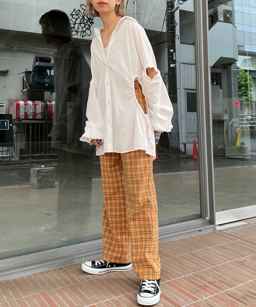 HELLO.SANFRANCISCO(ハローサンフランシスコ)の「【HELLO.SANFRANCISCO/ハローサンフランシスコ】カットアウト脇ドロストカラーシャツ(Tシャツ/カットソー・レディース・ホワイト/オレンジ/グリーン・FREE)」の13枚目の写真