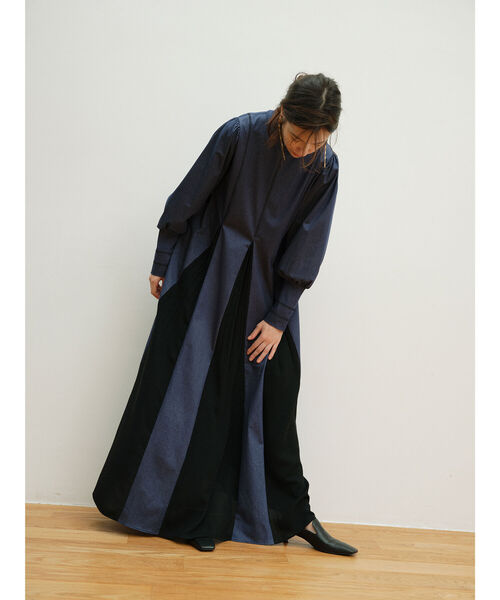 Ray BEAMS（レイビームス）の「RBS / 配色 タック プリーツ ワンピース（ワンピース・レディース・ブラック/ブルー系その他3・ONE SIZE）」の8枚目の写真