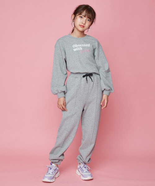 JENNI love（ジェニィラブ）の「ロゴ刺繍ショート丈トレーナー（スウェット・キッズ・ブラック/ラベンダー/グレー・130cm/160cm/140cm/150cm）」の18枚目の写真