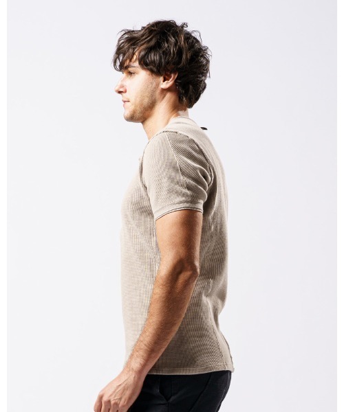 wjk（ダヴルジェイケイ）の「waffle henley（Tシャツ/カットソー・メンズ・ブラック/グレイッシュベージュ/ホワイト/ダークグレー・LARGE/SMALL/MEDIUM/X-LARGE）」の9枚目の写真