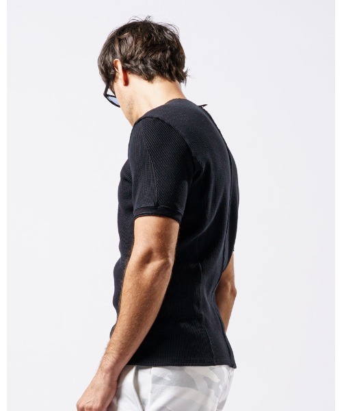 wjk（ダヴルジェイケイ）の「waffle henley（Tシャツ/カットソー・メンズ・ブラック/グレイッシュベージュ/ホワイト/ダークグレー・LARGE/SMALL/MEDIUM/X-LARGE）」の15枚目の写真