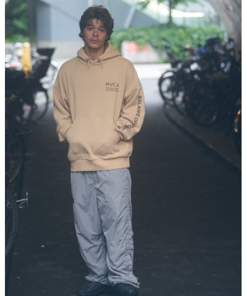 RVCA(ルーカ)の「RVCA メンズ MANIC HOODIE パーカー【2022年秋冬モデル】/ルーカプルオーバーバックプリントパーカー(パーカー・メンズ・ブラック/ホワイト/ベージュ・X-LARGE/SMALL/LARGE/MEDIUM)」の17枚目の写真