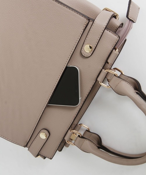 tocco closet（トッコ　クローゼット）の「ショルダー付き２ＷＡＹリボンモチーフデザインフェイクレザーバッグ（ショルダーバッグ・レディース・ブラック/ベージュ/アイボリー・FREE）」の10枚目の写真