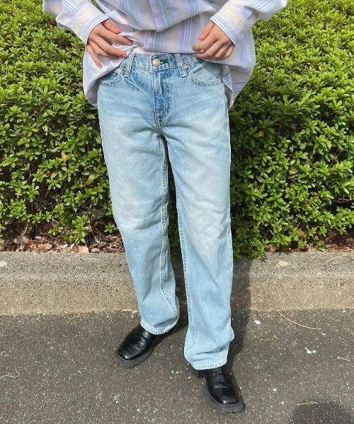 RODEO CROWNS WIDE BOWL（ロデオクラウンズワイドボウル）の「Rough Chic LOOSE STRAIGHT（デニムパンツ・レディース・ライトブルー/ワンウォッシュ・26inch/25inch/24inch/23inch/27inch）」の17枚目の写真