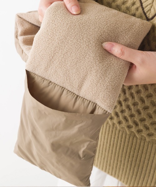 OMNES（オムネス）の「ダウンショートマフラー（マフラー・レディース・カーキ/ブラック/ネイビー/ベージュ/キャメル/アイボリー・FREE）」の8枚目の写真