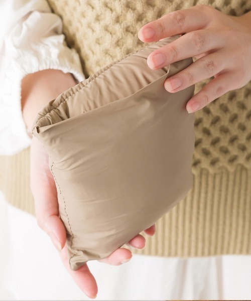 OMNES（オムネス）の「ダウンショートマフラー（マフラー・レディース・カーキ/ブラック/ネイビー/ベージュ/キャメル/アイボリー・FREE）」の11枚目の写真