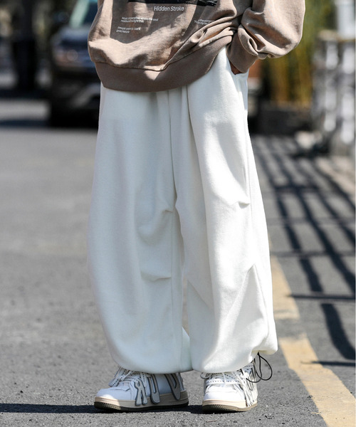 neos（ネオス）の「【neos -addictive design-】ルーズシルエット マイクロフリース カラー バルーン ワイド パンツ（その他パンツ・メンズ・ブラック/ブルー/グリーン/ホワイト/パープル/オレンジ・MEDIUM/LARGE）」の2枚目の写真