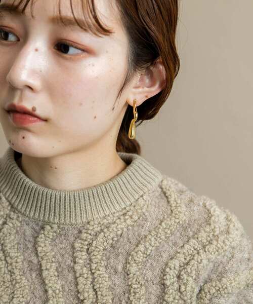 SMELLY(スメリー)の「ニュアンスメタルバーピアス(ピアス(両耳用)・レディース・ゴールド/シルバー・-)」の9枚目の写真