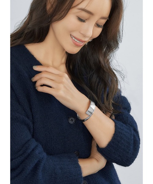 STYLE DELI（スタイルデリ）の「コントラストバングル（バングル/リストバンド・レディース・ゴールド/シルバー・FREE）」の3枚目の写真