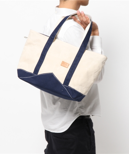 COSSHI(コッシ)の「COSSHI PARAFFIN CANVAS TOTE(トートバッグ・メンズ・ブラック/ネイビー/レッド・FREE)」の11枚目の写真