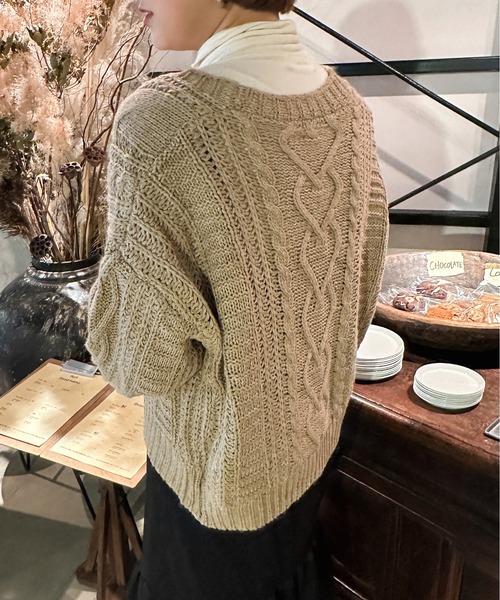 Ambre Ciel（アンブルシエル）の「ショートケーブルニットカーディガン／【WEB/EC限定商品】（カーディガン/ボレロ・レディース・オフホワイト/ベージュ・FREE）」の6枚目の写真