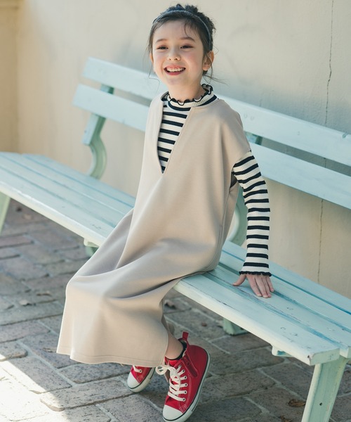 BRANSHES（ブランシェス）の「ＶネックロングＪＳＫ（ジャンパースカート・キッズ・ブラック/ベージュ・110/120/140/130/150）」の2枚目の写真