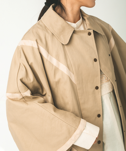 JOURNAL STANDARD(ジャーナルスタンダード)の「【KIARIS vintage&closet × JS】テープディテールポンチョコート(ポンチョ・レディース・ベージュ/ブラック・FREE)」の18枚目の写真