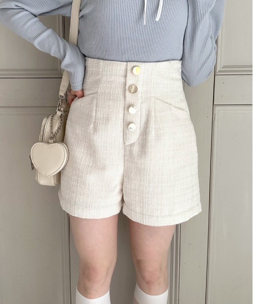 OLIVE des OLIVE（オリーブデオリーブ）の「美脚フロントボタンショートパンツ（その他パンツ・レディース・アイボリー/グレー/ブラック・FREE）」の2枚目の写真