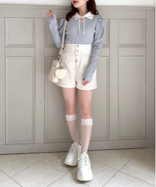 OLIVE des OLIVE（オリーブデオリーブ）の「美脚フロントボタンショートパンツ（その他パンツ・レディース・アイボリー/グレー/ブラック・FREE）」の4枚目の写真