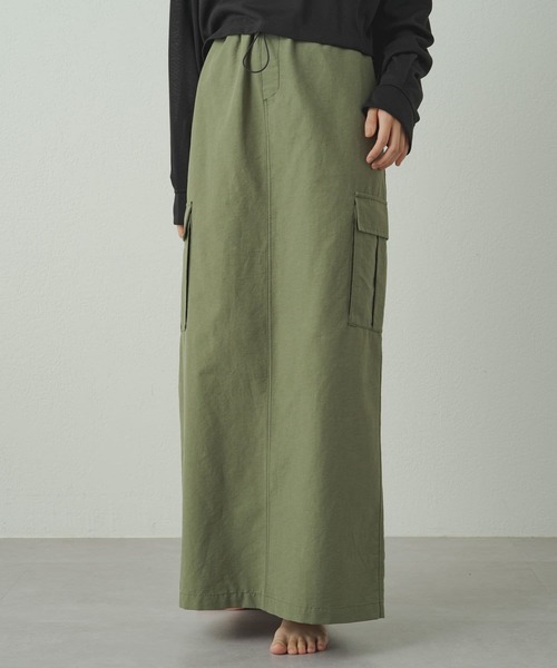earthy(アーシー)の「【earthy_】タイトロングスカート(スカート・レディース・ホワイト/ブラック/カーキ・SMALL/MEDIUM)」の1枚目の写真