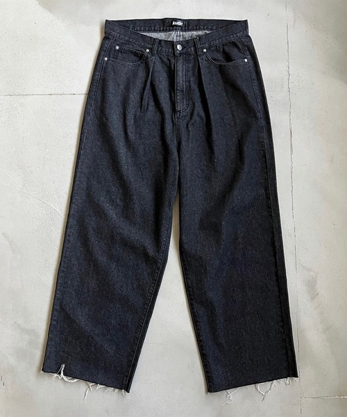 kutir(クティール)の「カットオフタックワイドバルーンデニムパンツ(デニムパンツ・メンズ・インディゴブルー/ブラック・LARGE/MEDIUM/SMALL)」の2枚目の写真