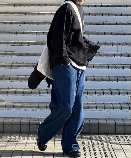 kutir(クティール)の「カットオフタックワイドバルーンデニムパンツ(デニムパンツ・メンズ・インディゴブルー/ブラック・LARGE/MEDIUM/SMALL)」の10枚目の写真