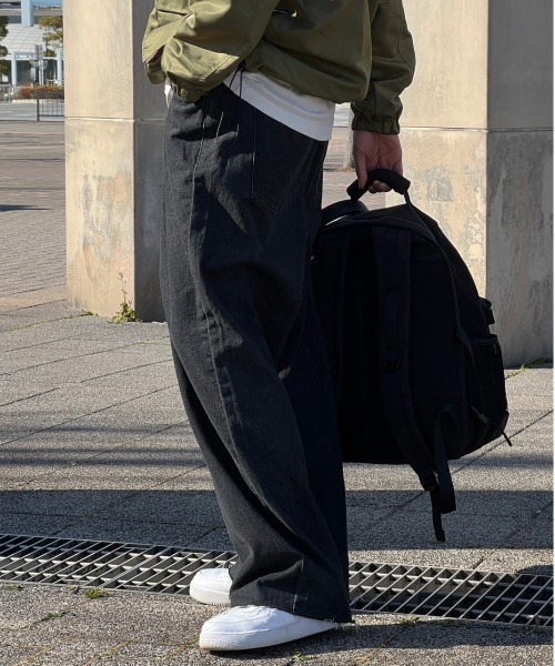 kutir(クティール)の「カットオフタックワイドバルーンデニムパンツ(デニムパンツ・メンズ・インディゴブルー/ブラック・LARGE/MEDIUM/SMALL)」の15枚目の写真