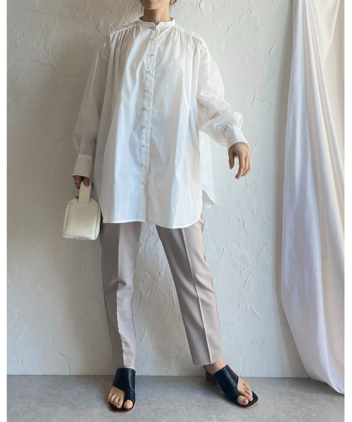 She's Closet(シーズクローゼット)の「パールボタンスタンドカラーボリュームスリーブ長袖ギャザーブラウス(シャツ/ブラウス・レディース・ブラック/ライトベージュ/ホワイト/ライトグレー/ブルー・FREE)」の22枚目の写真