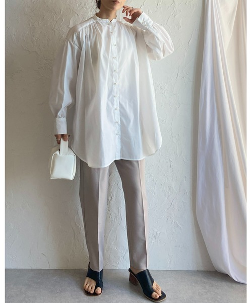 She's Closet(シーズクローゼット)の「パールボタンスタンドカラーボリュームスリーブ長袖ギャザーブラウス(シャツ/ブラウス・レディース・ブラック/ライトベージュ/ホワイト/ライトグレー/ブルー・FREE)」の6枚目の写真