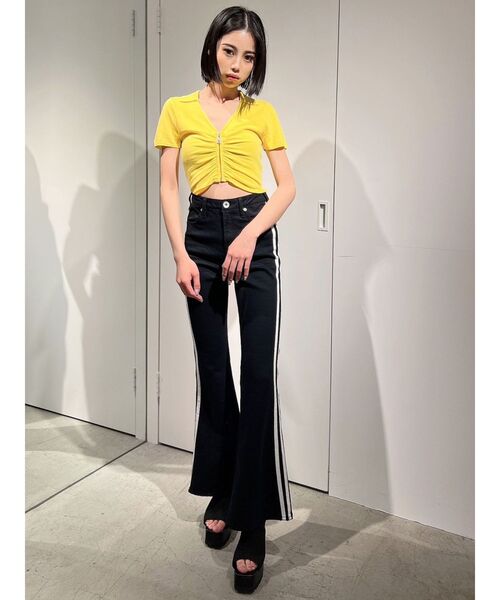 GYDA（ジェイダ）の「FRONT ZIP UP POLOニットトップス（ニット/セーター・レディース・イエロー/ブラック/オフホワイト・FREE）」の13枚目の写真