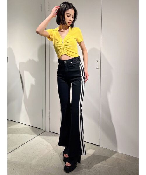 GYDA（ジェイダ）の「FRONT ZIP UP POLOニットトップス（ニット/セーター・レディース・イエロー/ブラック/オフホワイト・FREE）」の14枚目の写真