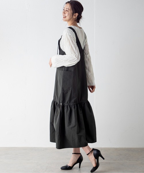 MILLION CARATS（ミリオンカラッツ）の「立体的なステッチデザインを施したメローデザインのシアートップス。ゆったりとしたサイズで楽に着られ、大人な抜け感を演出します。（Tシャツ/カットソー・レディース・ベージュ/ブラック/オフホワイト・FREE）」の14枚目の写真