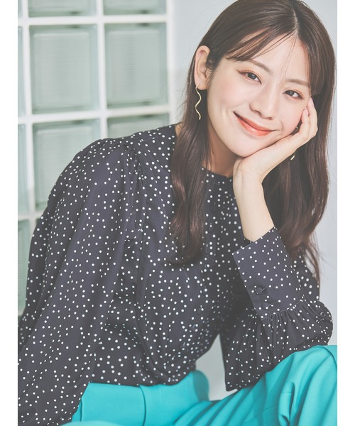 Te chichi（テチチ）の「【貴島明日香コラボ】ボリュームスリーブブザムブラウス（シャツ/ブラウス・レディース・チャコール/ブラック/オフホワイト/グリーン・ﾌﾘ-）」の2枚目の写真